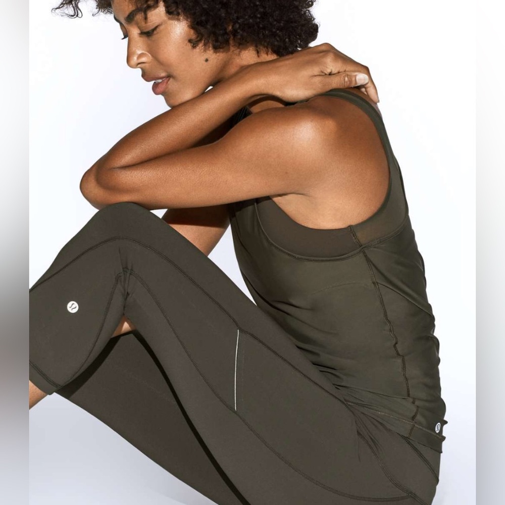 Lululemon Run On Crop Leggings Luxtreme Size 6 Dark Olive